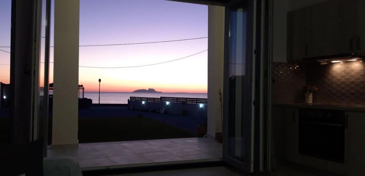 Coral Sea Apartment Kokkinos Pirgos Bagian luar foto