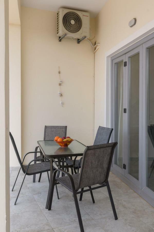 Coral Sea Apartment Kokkinos Pirgos Bagian luar foto