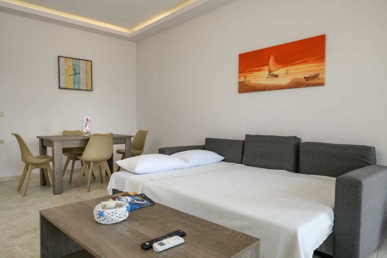 Coral Sea Apartment Kokkinos Pirgos Bagian luar foto
